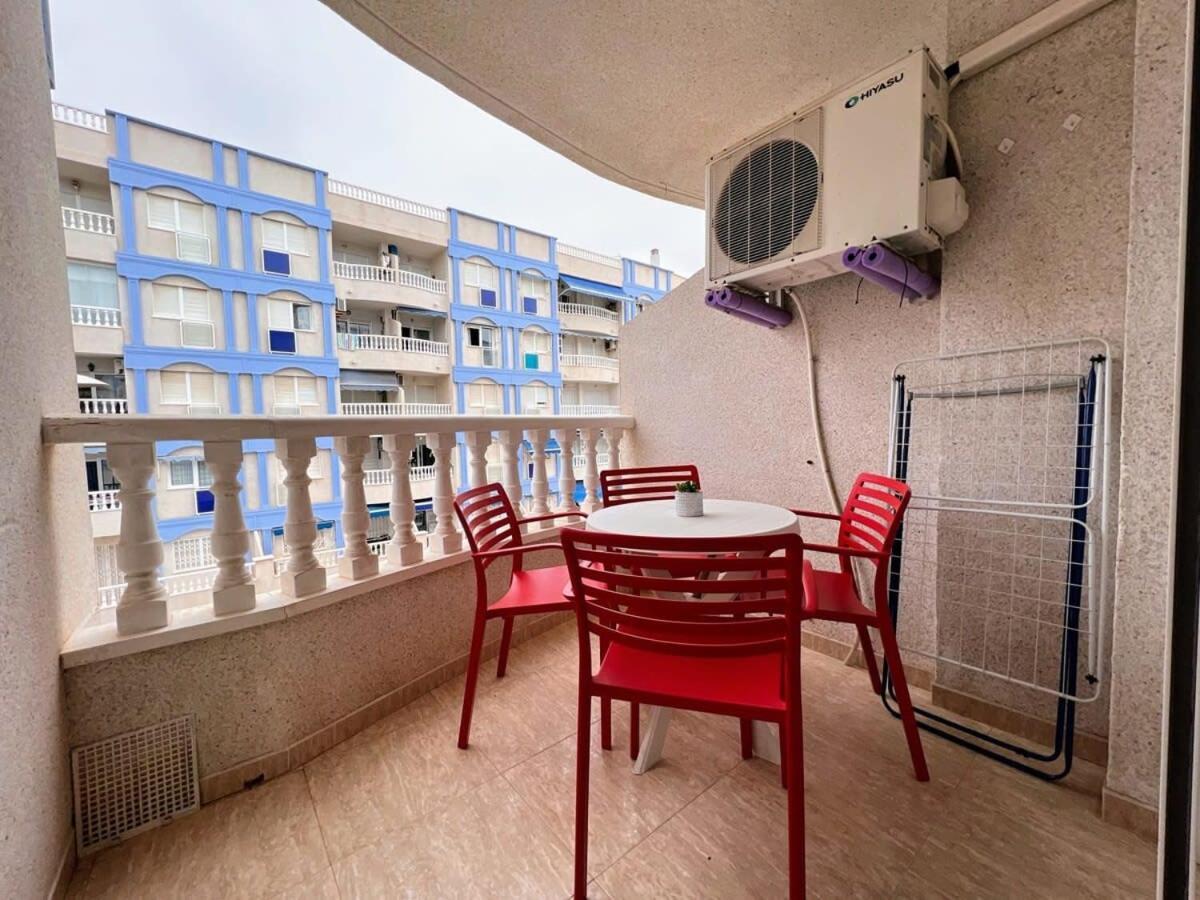 Welcoming Seafront Apartment Tv15 Torrevieja Eksteriør bilde