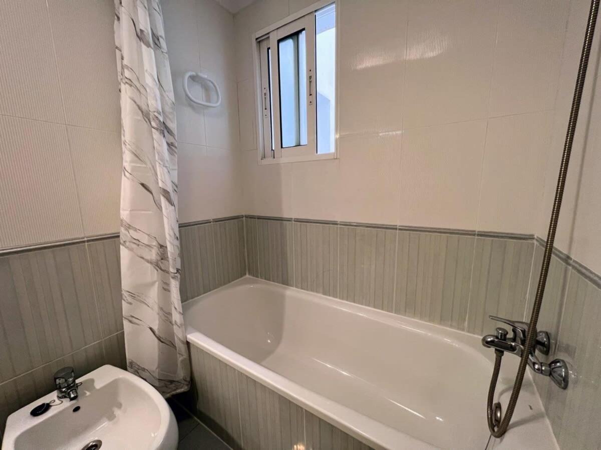 Welcoming Seafront Apartment Tv15 Torrevieja Eksteriør bilde