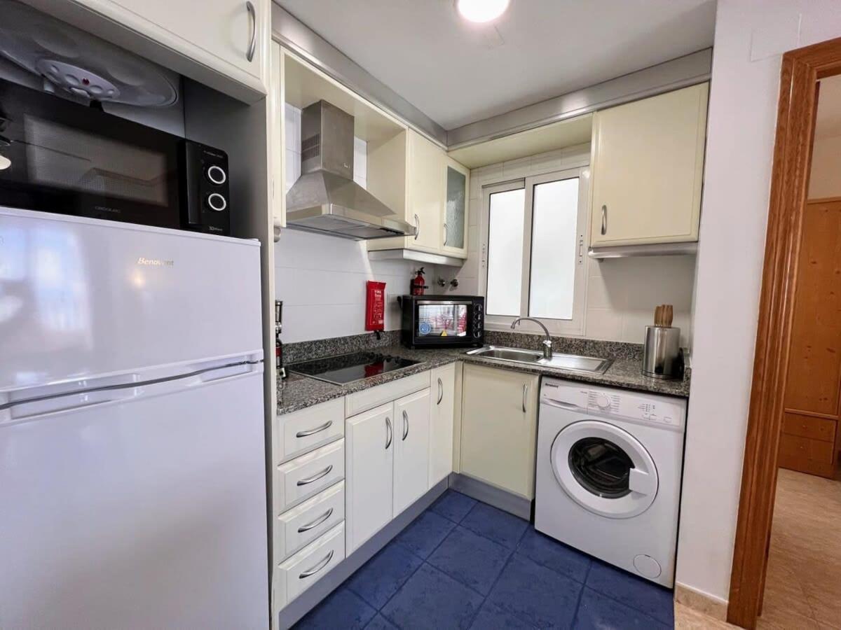 Welcoming Seafront Apartment Tv15 Torrevieja Eksteriør bilde