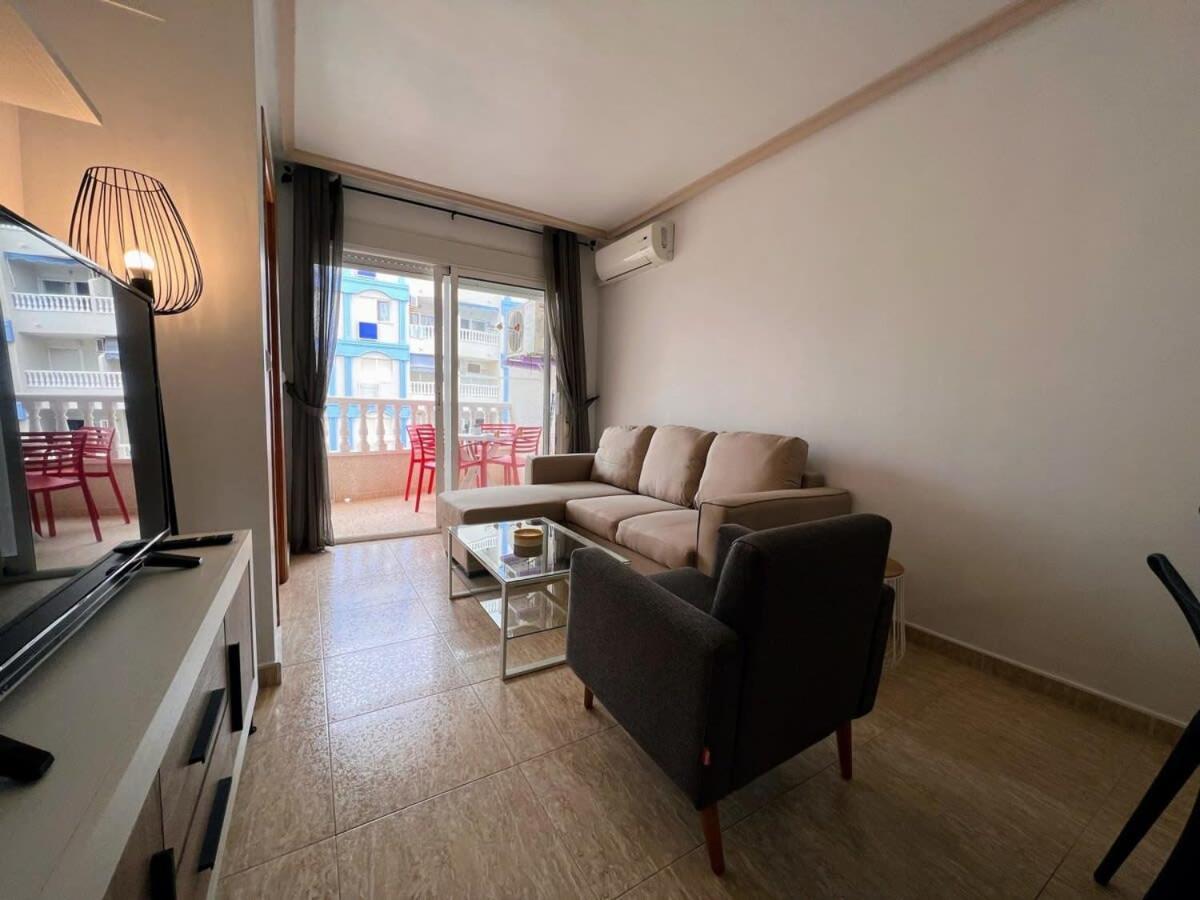 Welcoming Seafront Apartment Tv15 Torrevieja Eksteriør bilde